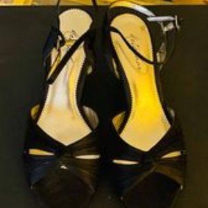 Women's shoes (size 8M)